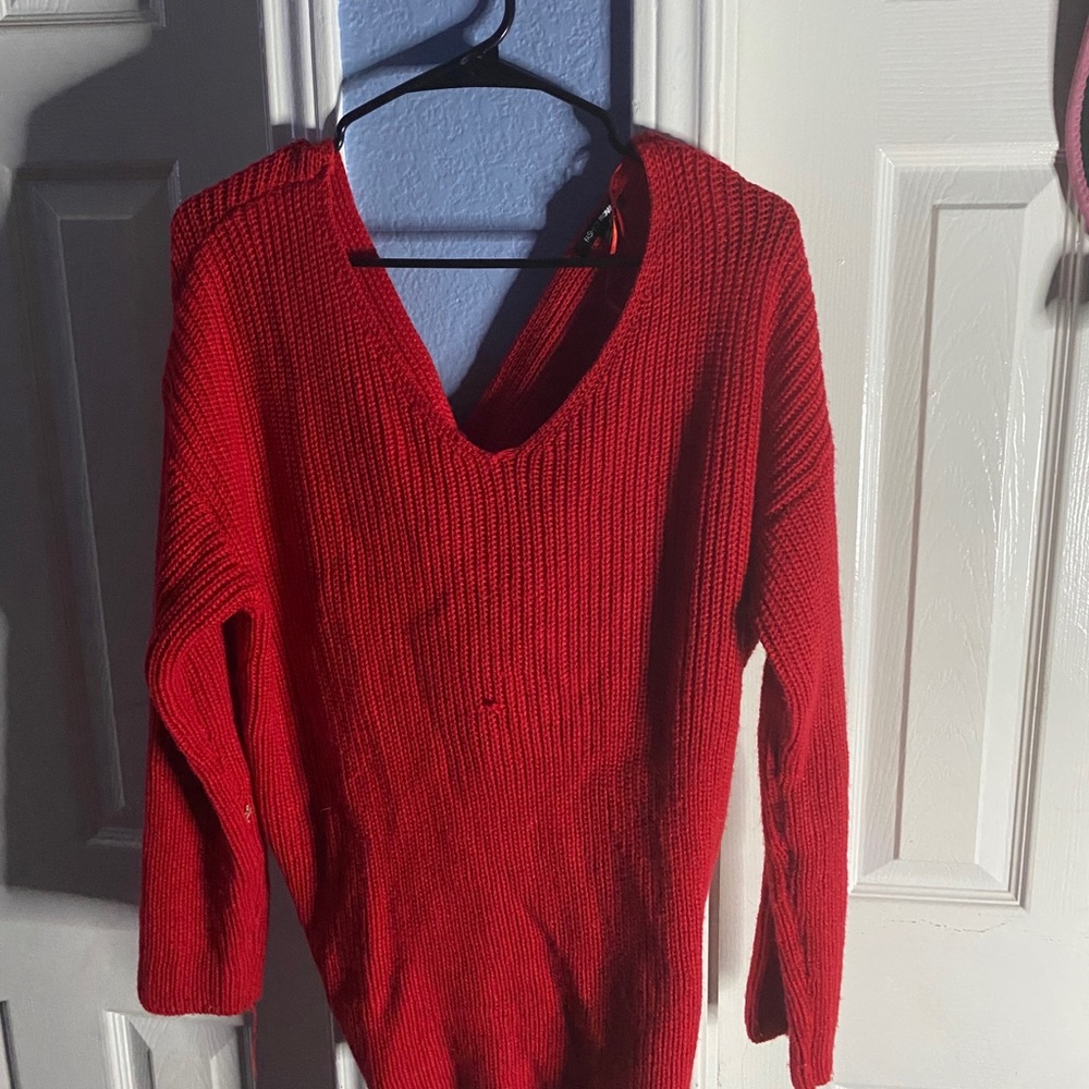 RED FASHIONNOVA SWEATER